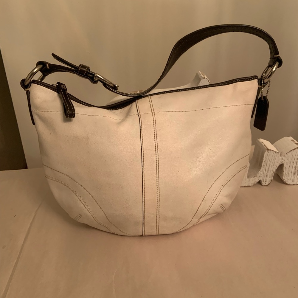 COACH Vintage Classic Bag. Factory Outlet.  Good Condition. ZIP Closure.